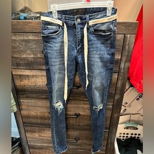 YoungLA 605 Distressed Jeans